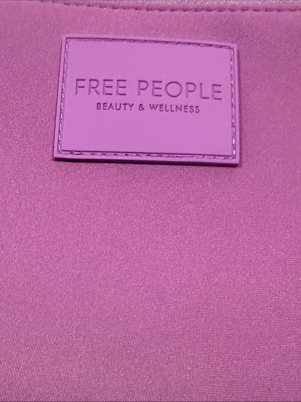Limited Edition Free People Neoprene Lavender Cosmetic Travel Makeup Pouch Bag - Picture 2 of 7